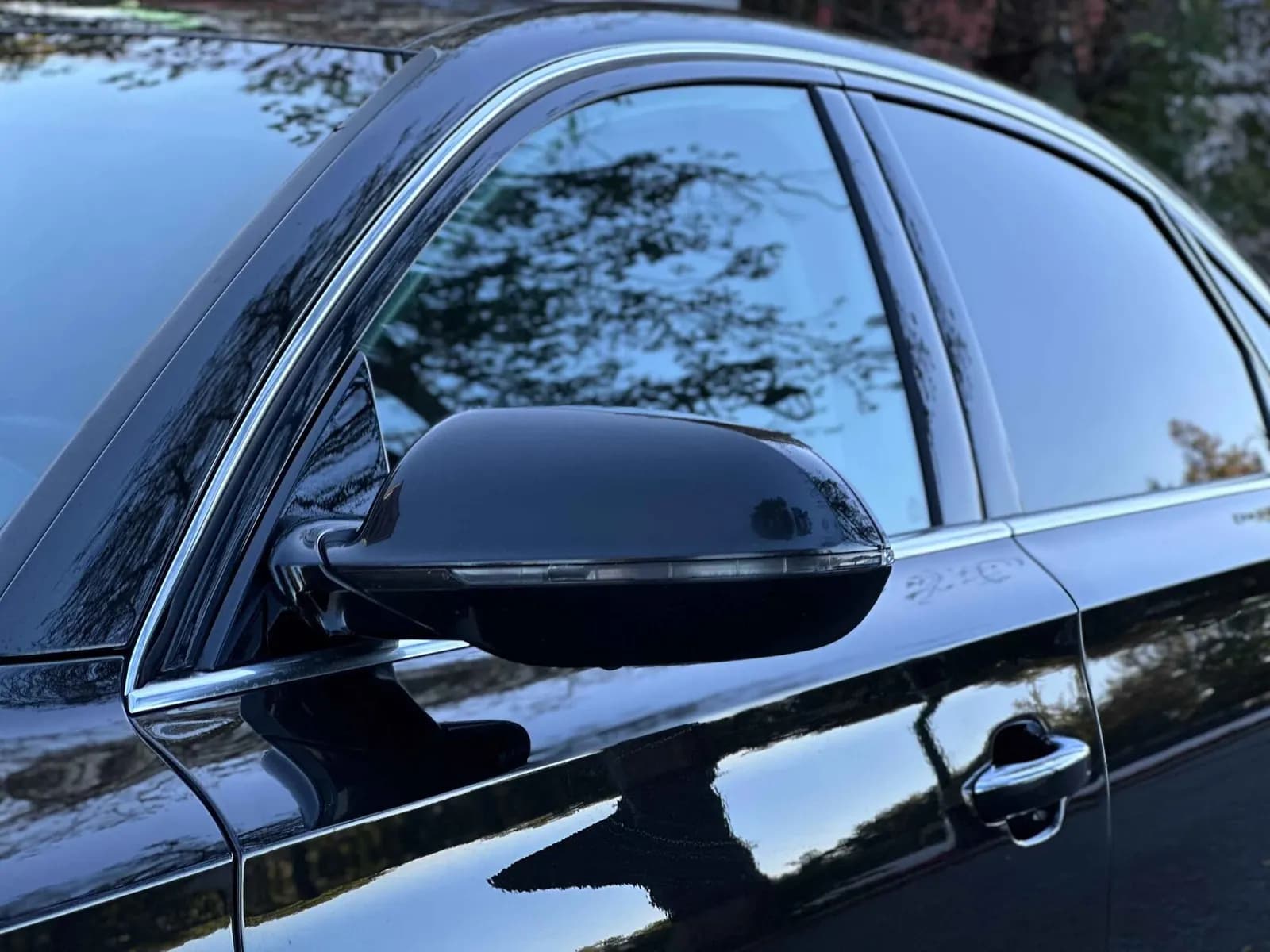 Audi A8 Long — фото 8