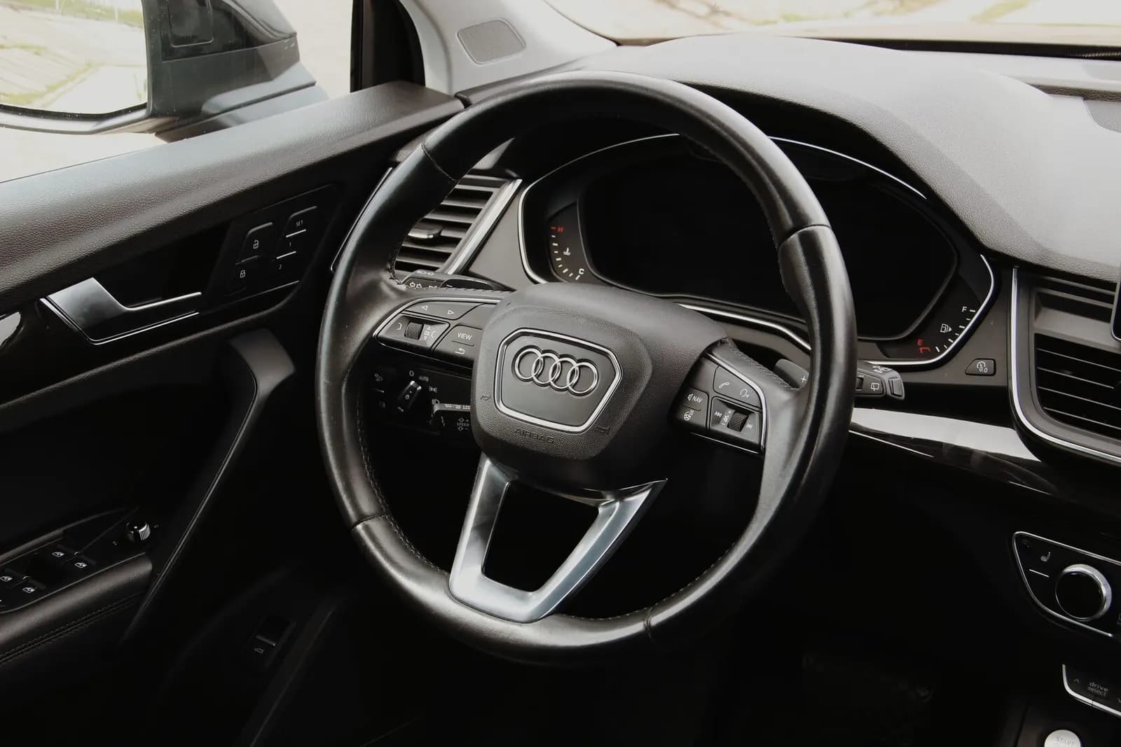 Audi Q5 — фото 20