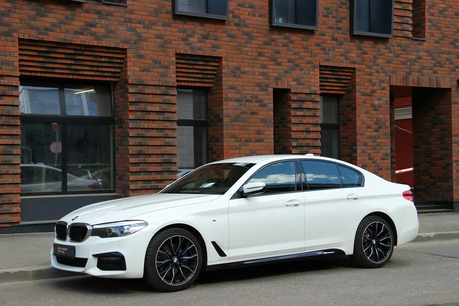 BMW 520i Xdive — аренда в Нижний Новгород