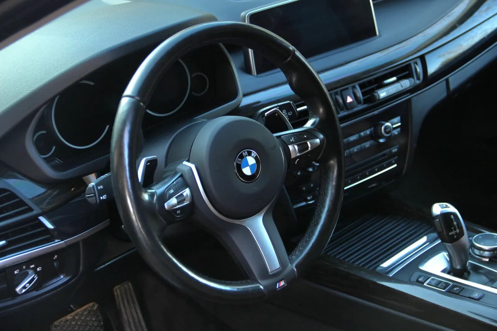 BMW X5 — фото 16