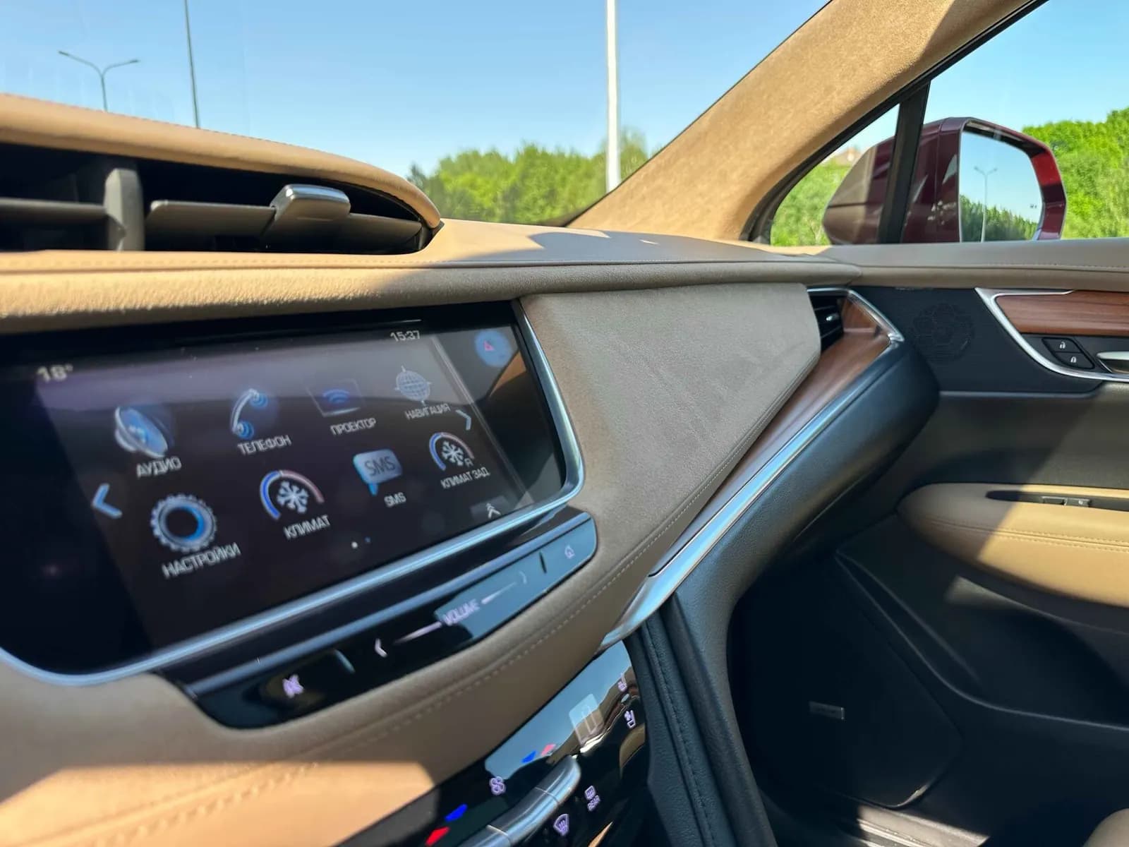 Cadillac XT5 — фото 17