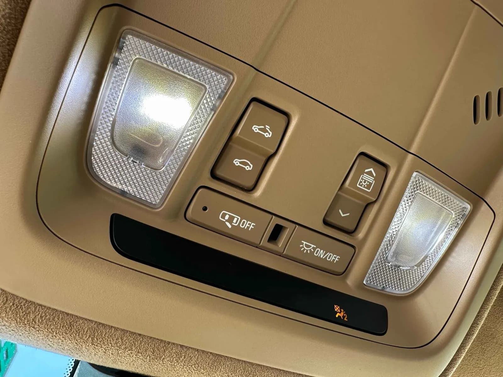 Cadillac XT5 — фото 18