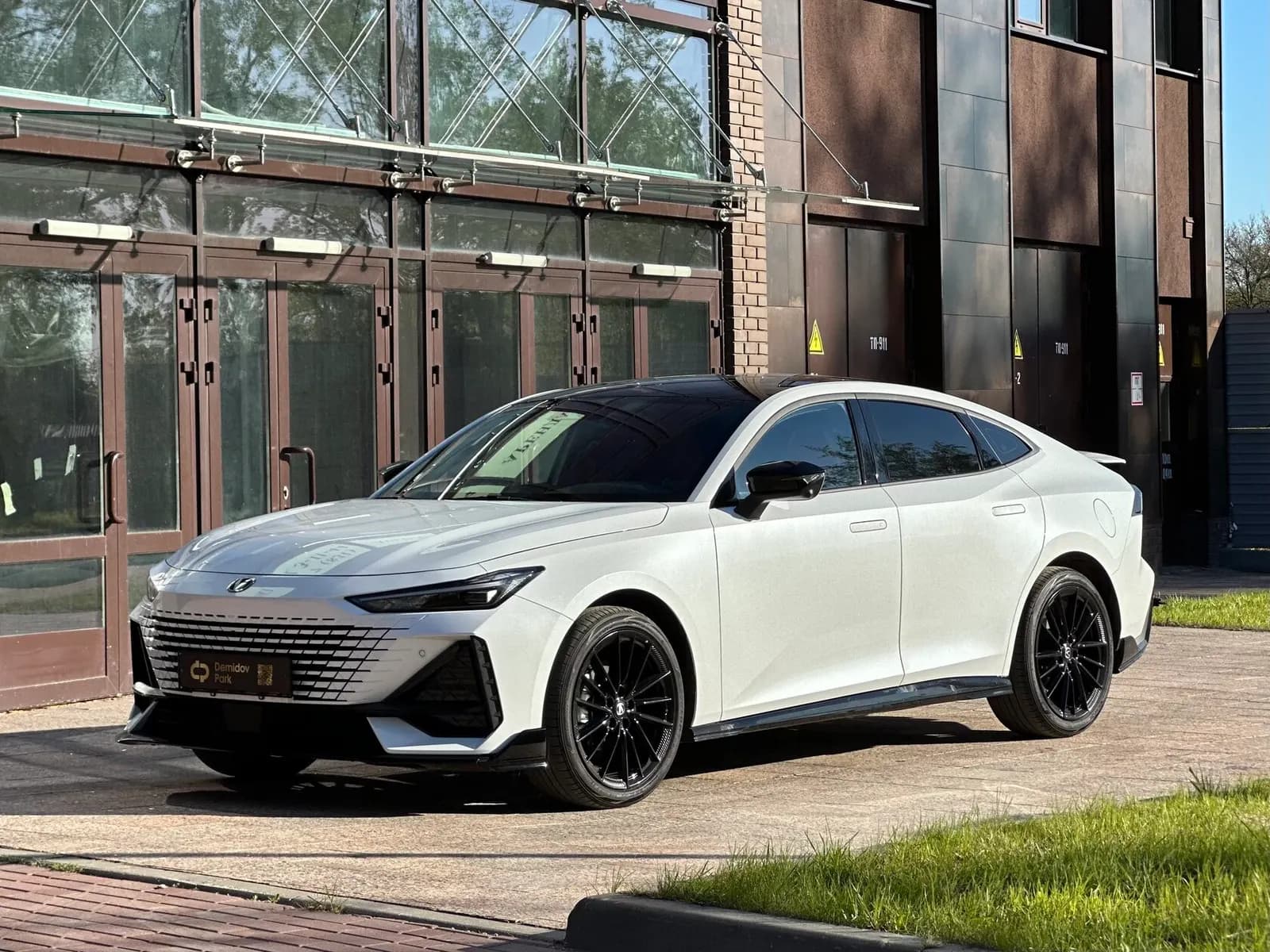 Changan UNI-V White — аренда в Нижний Новгород