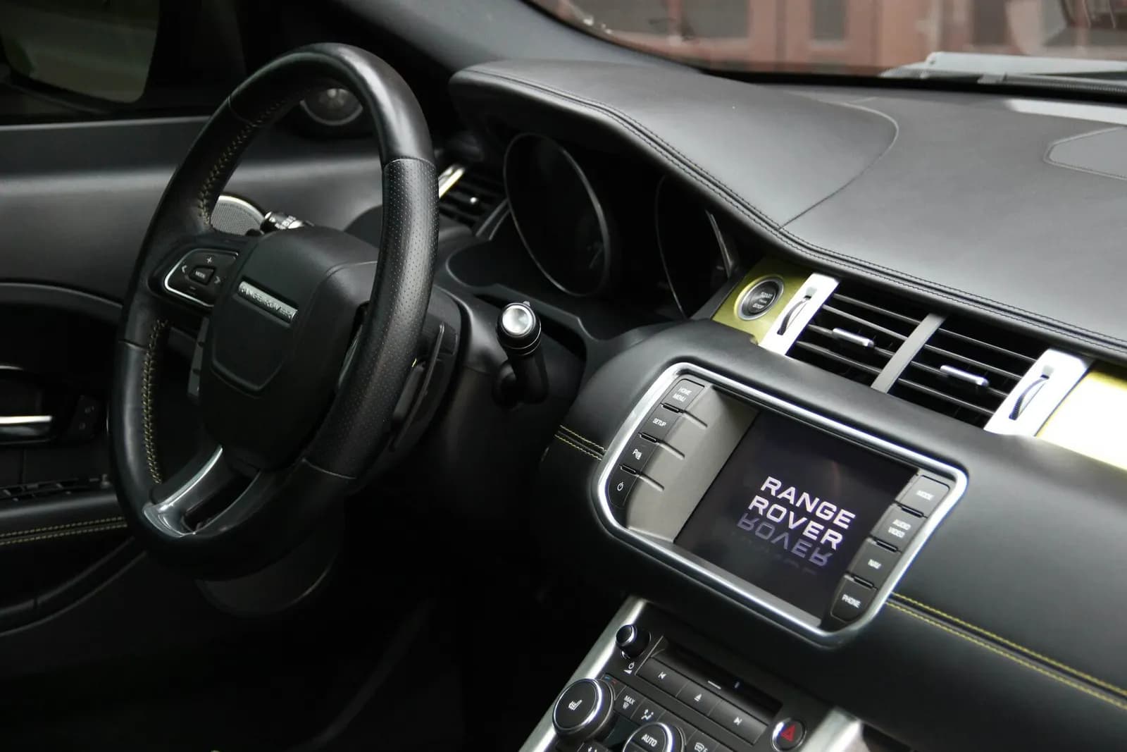 Range Rover Evoque — фото 11