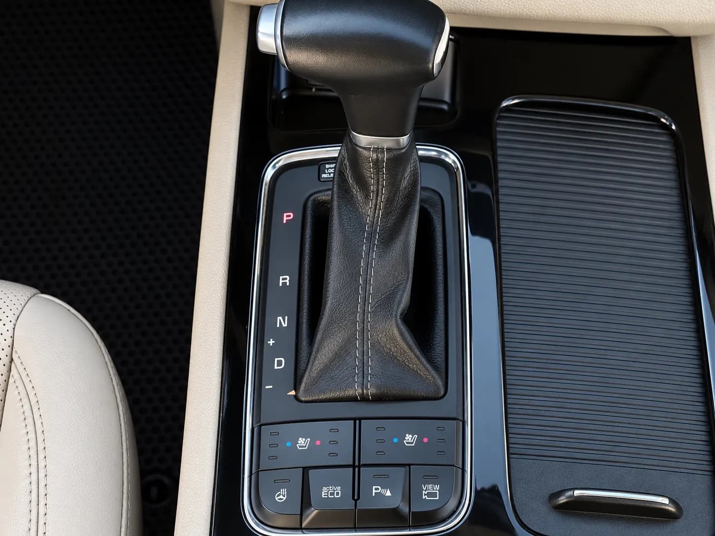 Kia Carnival — фото 12