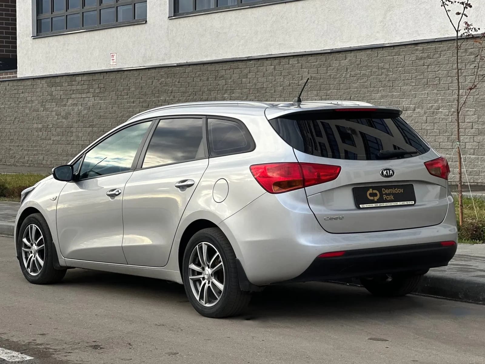 Kia Ceed SW — фото 6
