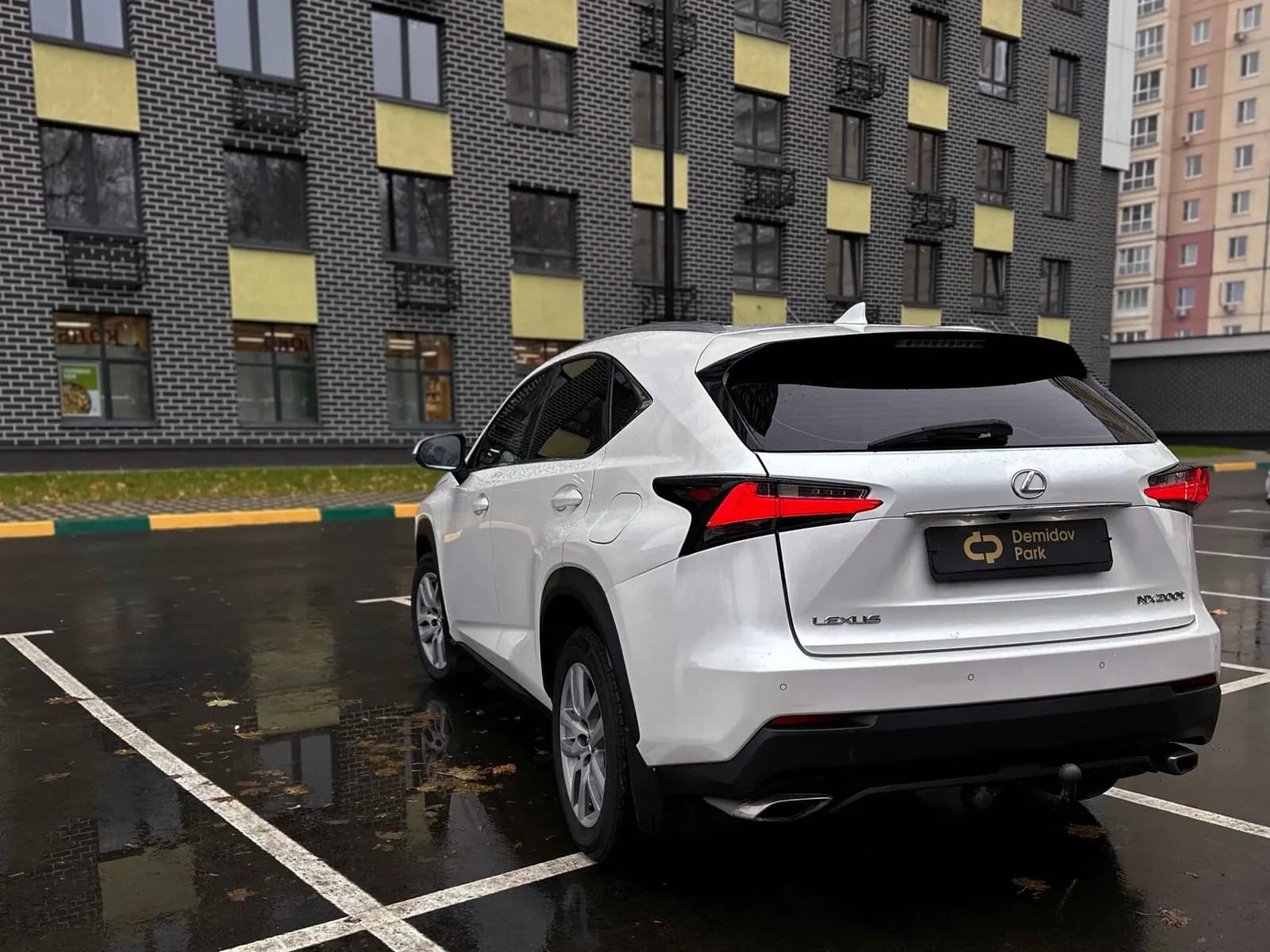 Lexus NX200T с фаркопом — фото 9
