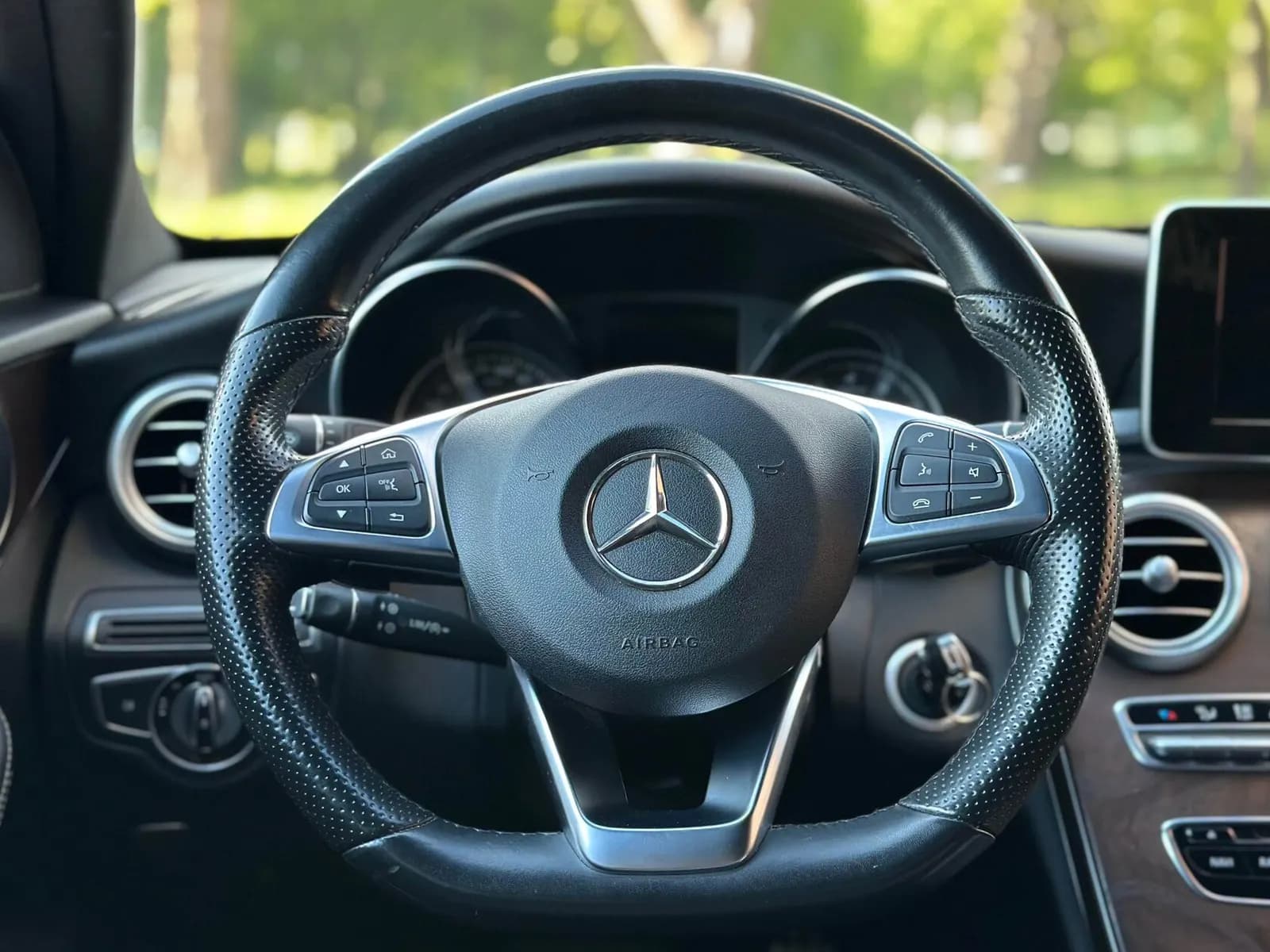 Mercedes-Benz C200 — фото 12