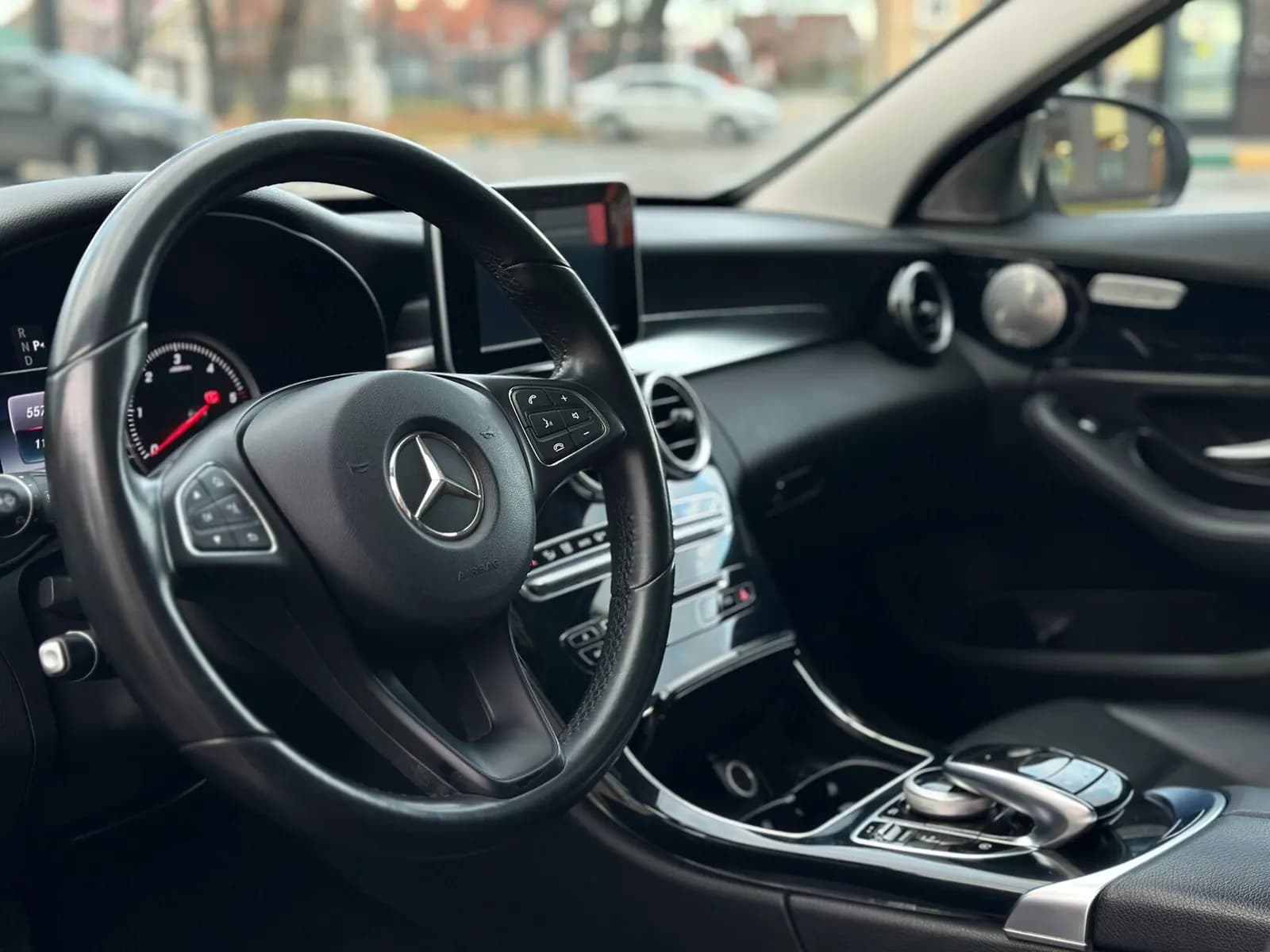 Mercedes-Benz C200 White — фото 4