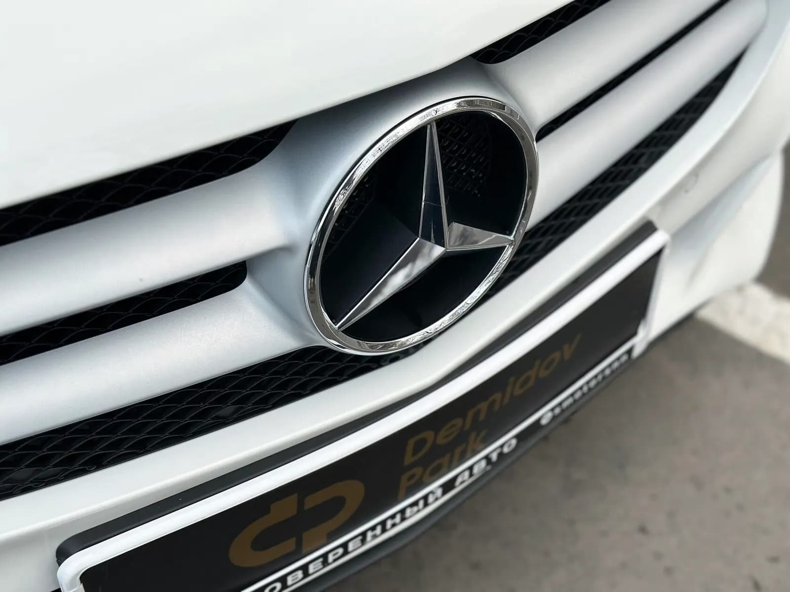 Mercedes-Benz C200 White — фото 5