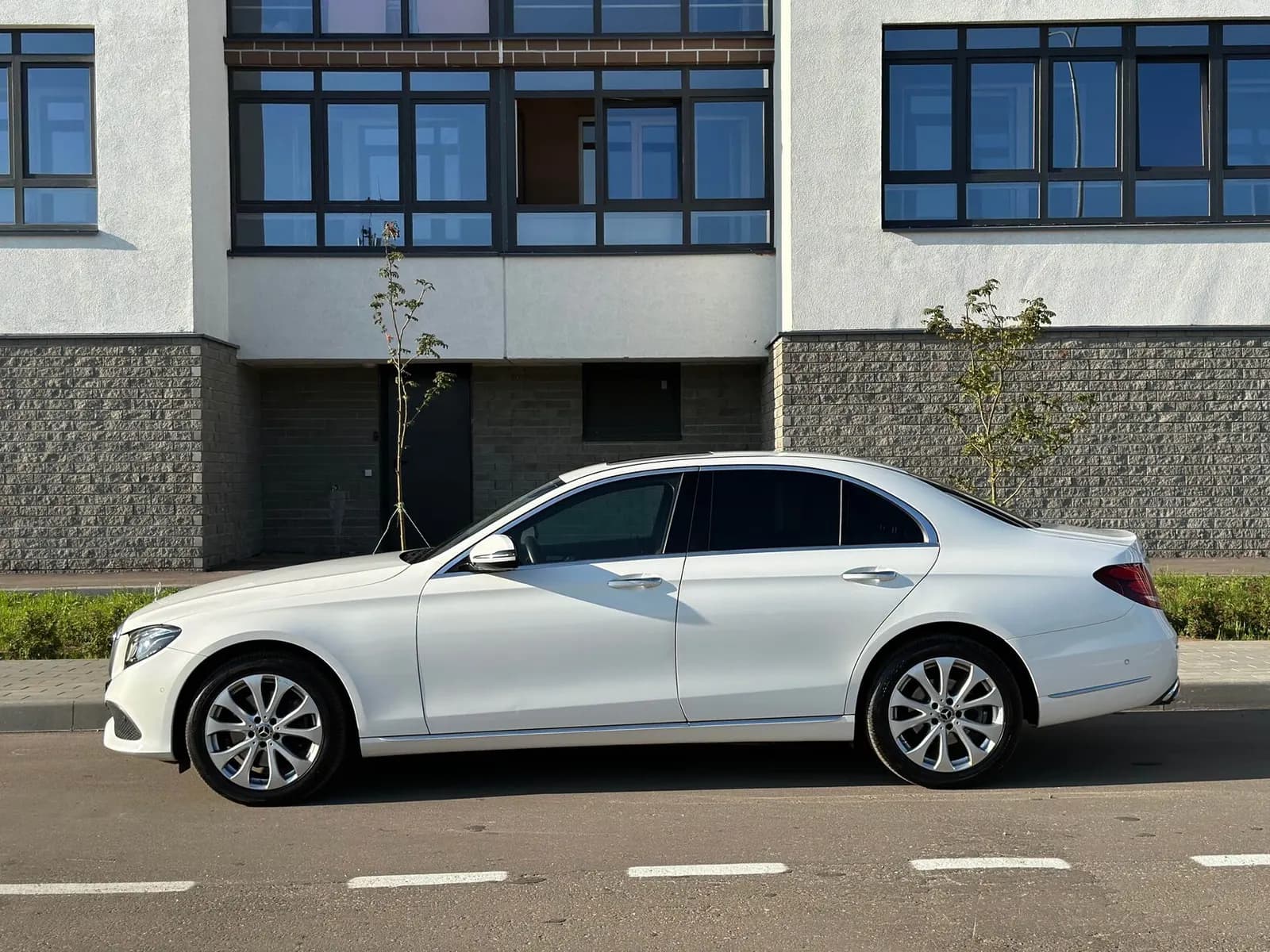 Mercedes-Benz E220d — фото 5