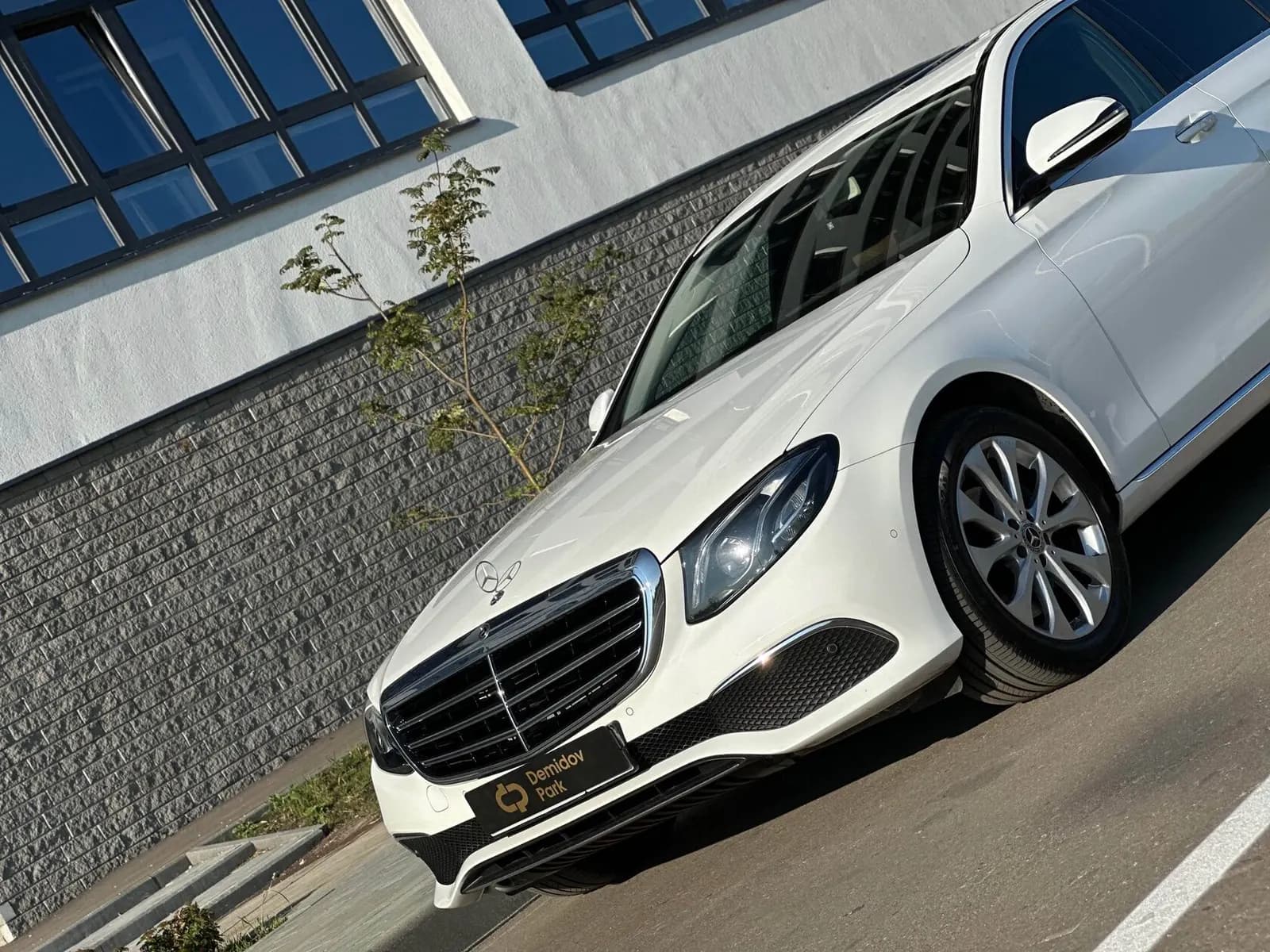 Mercedes-Benz E220d — фото 7