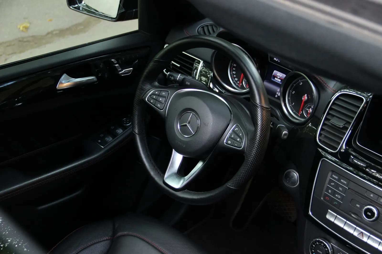 Mercedes GLE 350d — фото 5