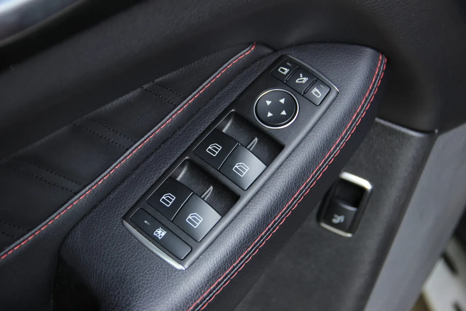 Mercedes GLE 350d — фото 17