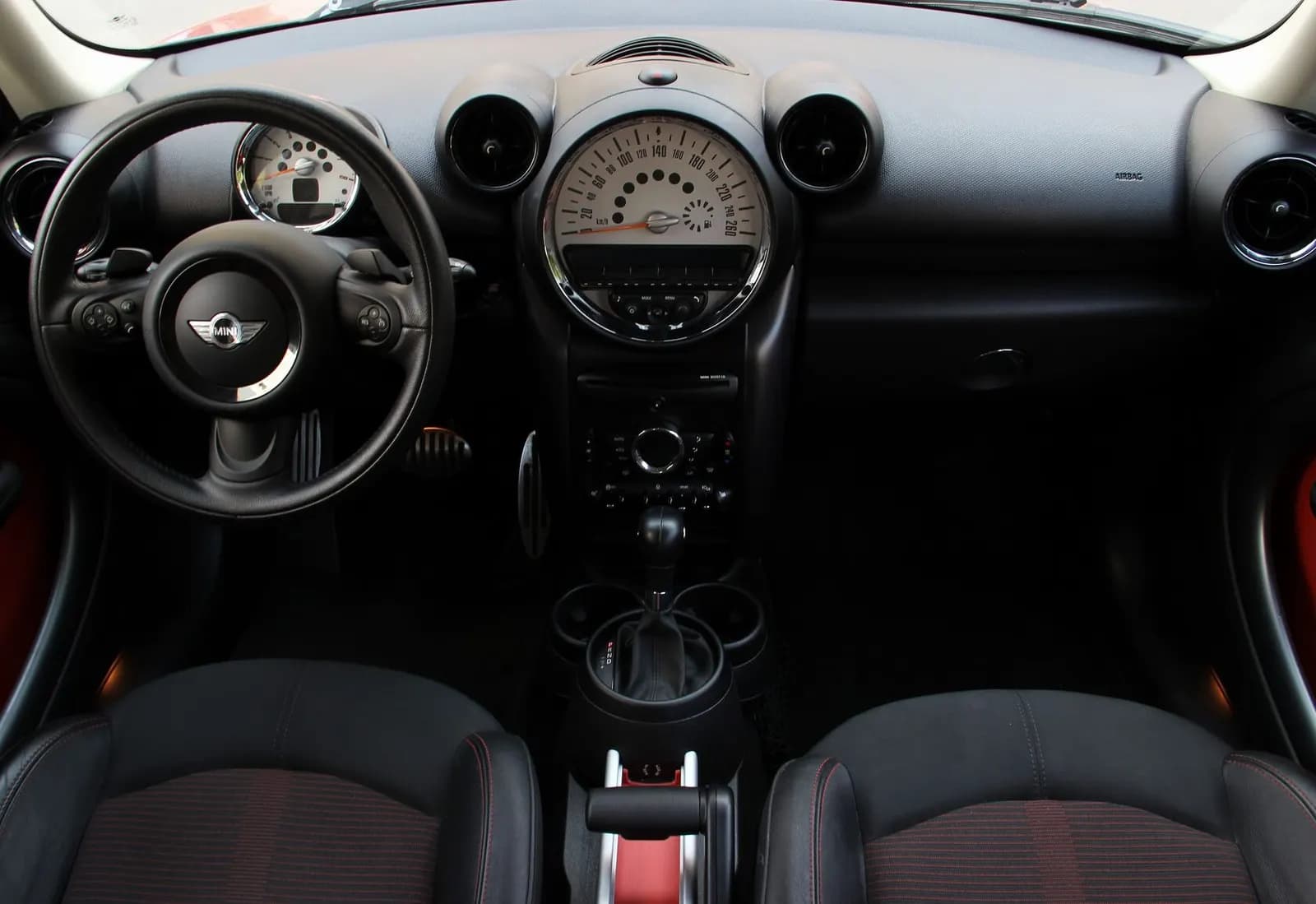 Mini Cooper S ALL4 — фото 10