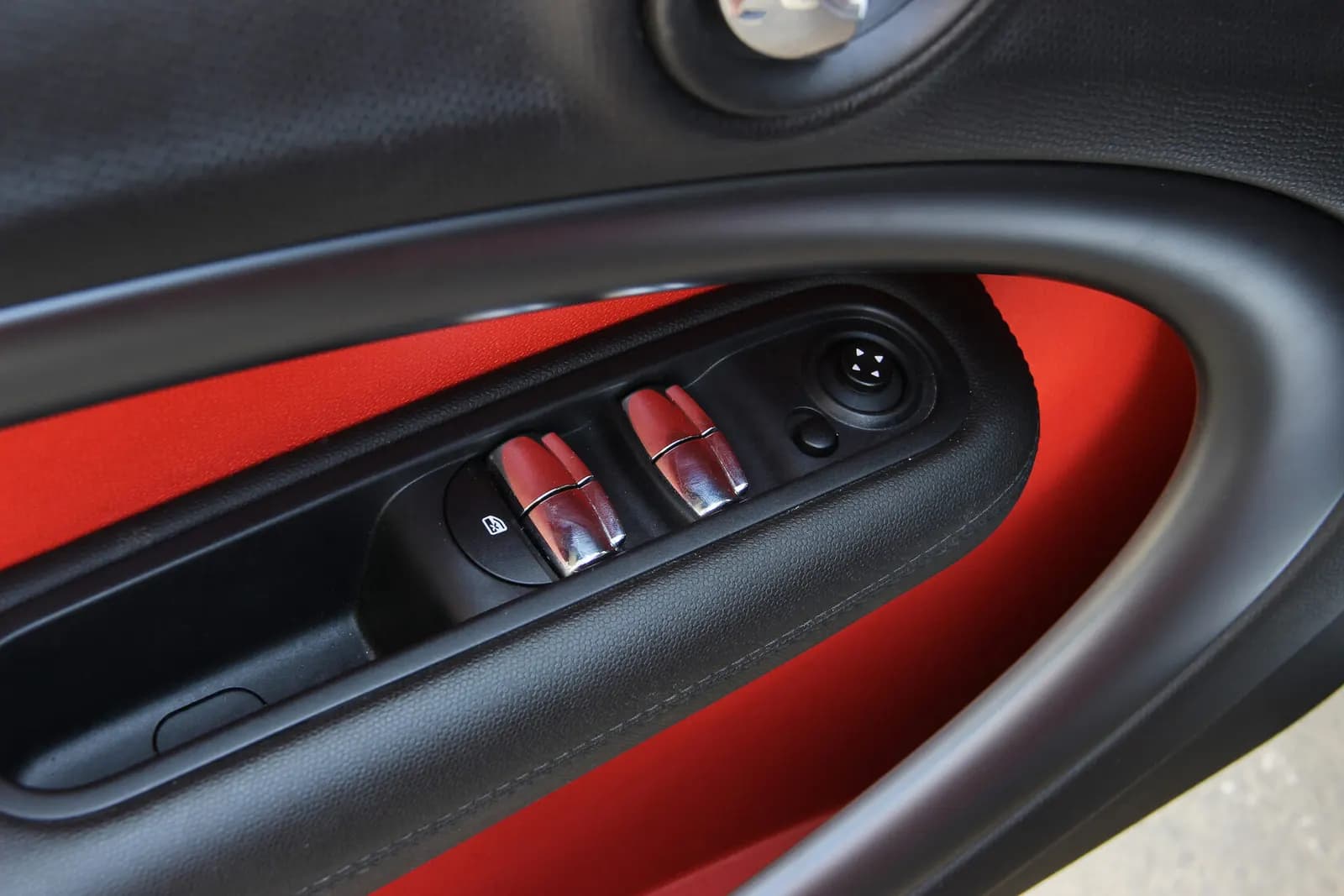 Mini Cooper S ALL4 — фото 13