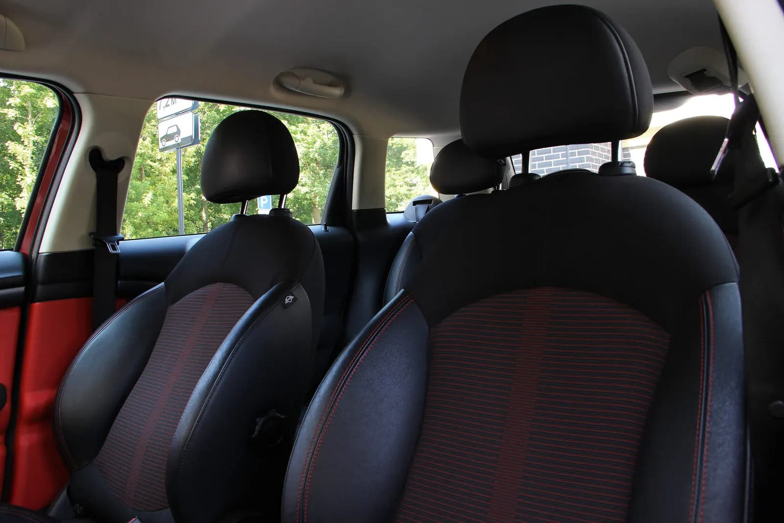 Mini Cooper S ALL4 — фото 14