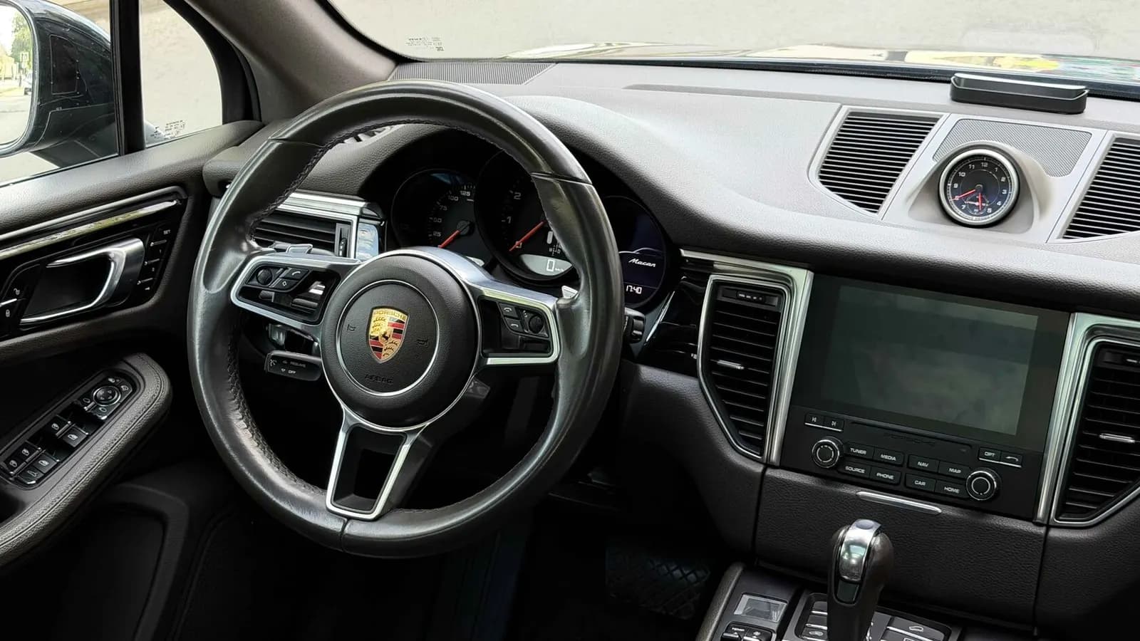 Porsche Macan — фото 13