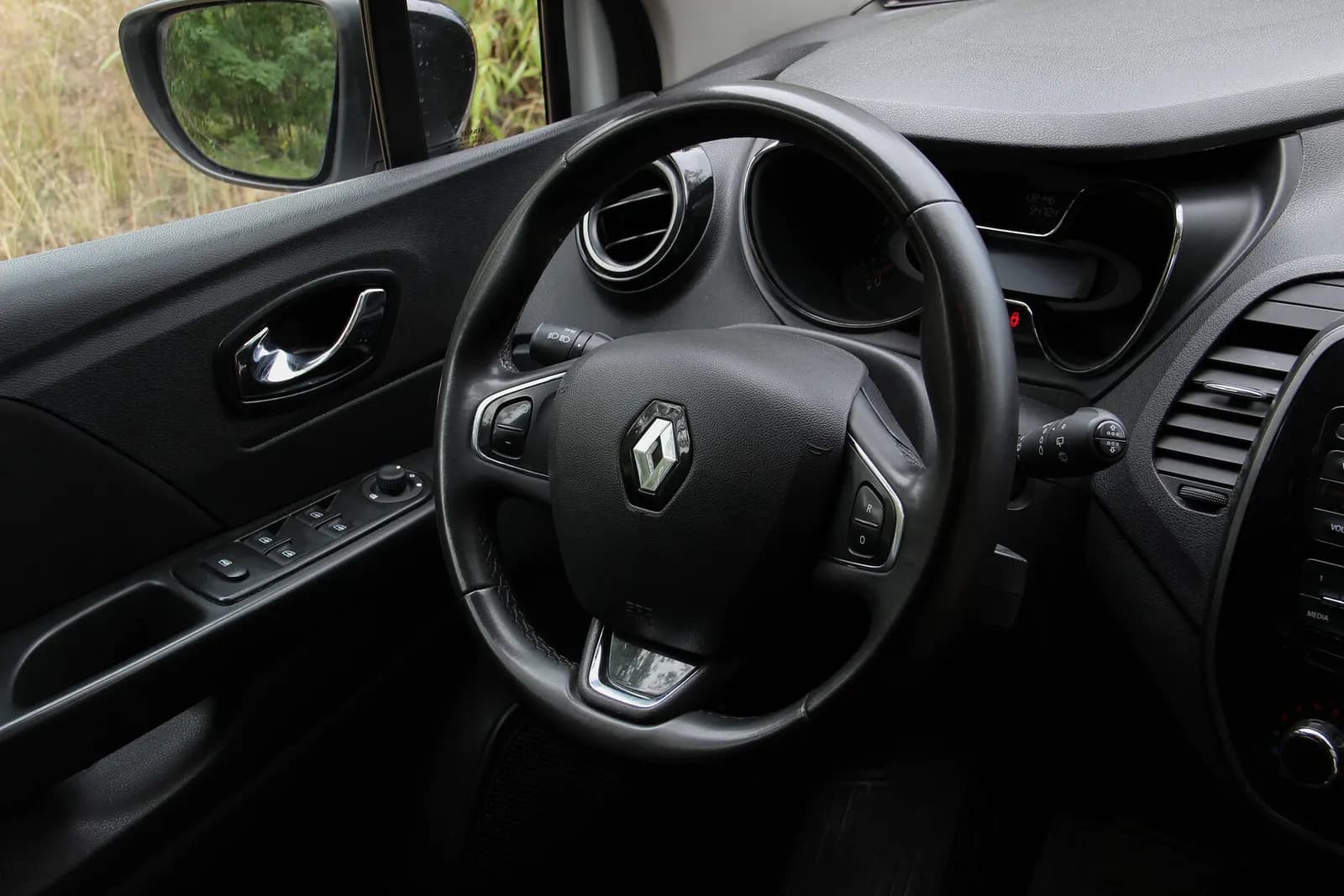 Renault Kaptur — фото 16