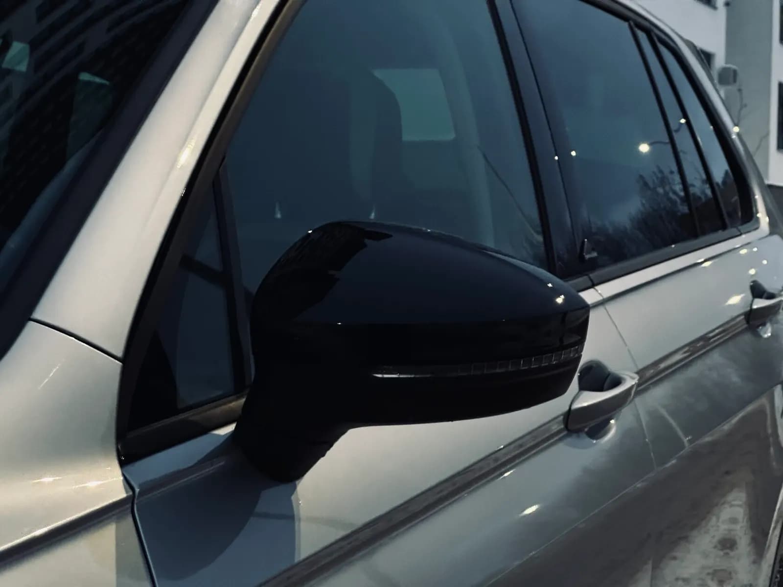 Volkswagen Tiguan — фото 6