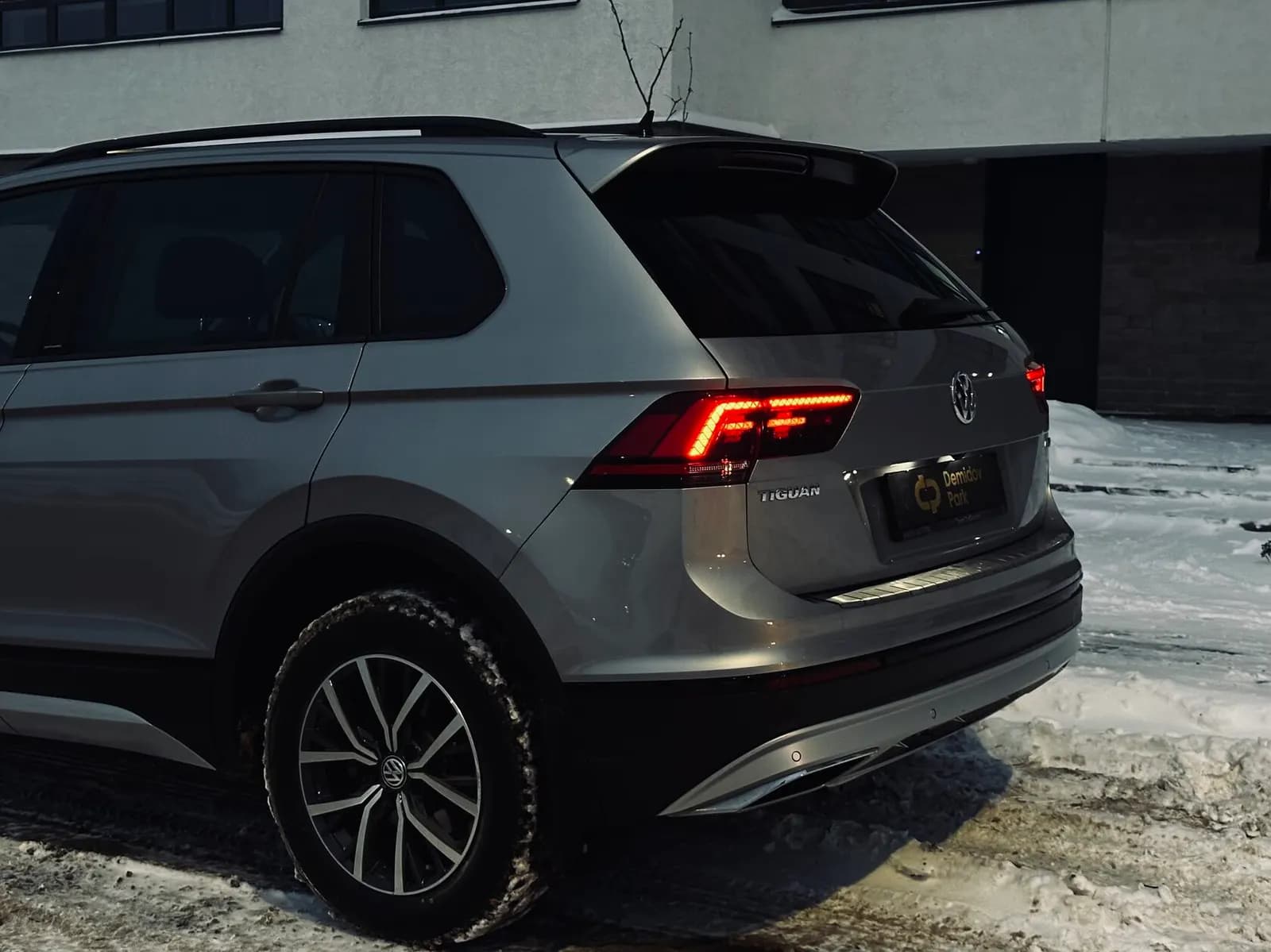 Volkswagen Tiguan — фото 10