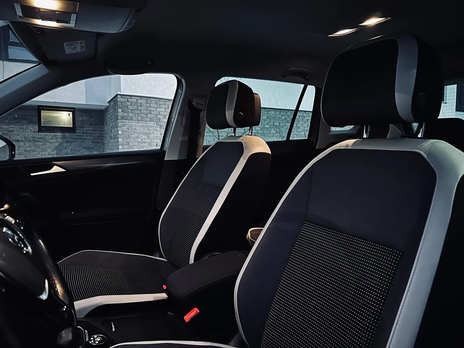 Volkswagen Tiguan — фото 12