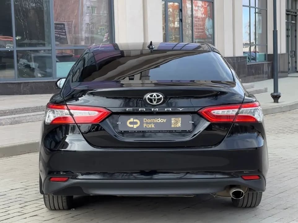 Toyota Camry — фото 17