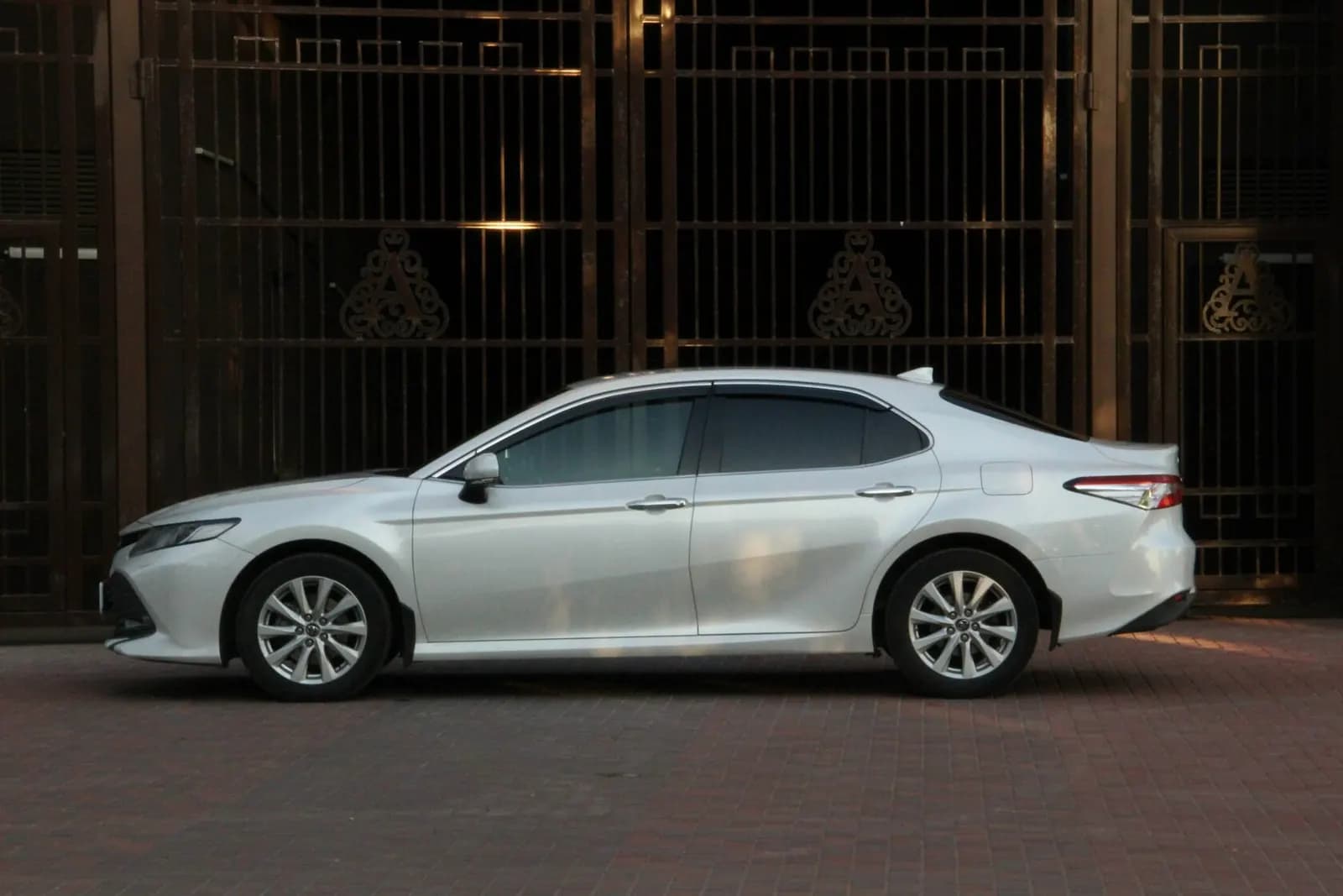 Toyota Camry — фото 7