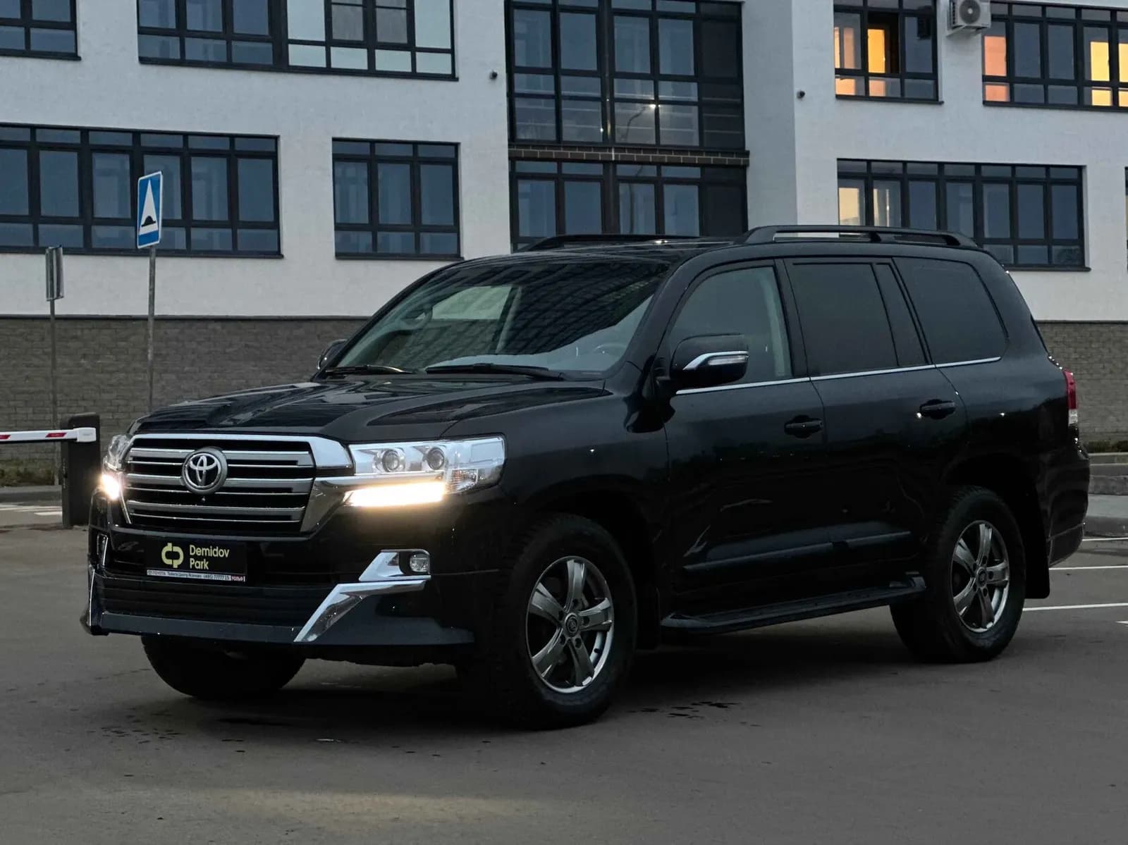 Toyota Land Cruiser 200 — аренда в Нижний Новгород