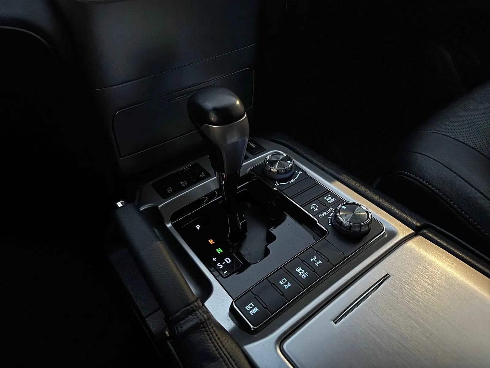 Toyota Land Cruiser 200 — фото 8