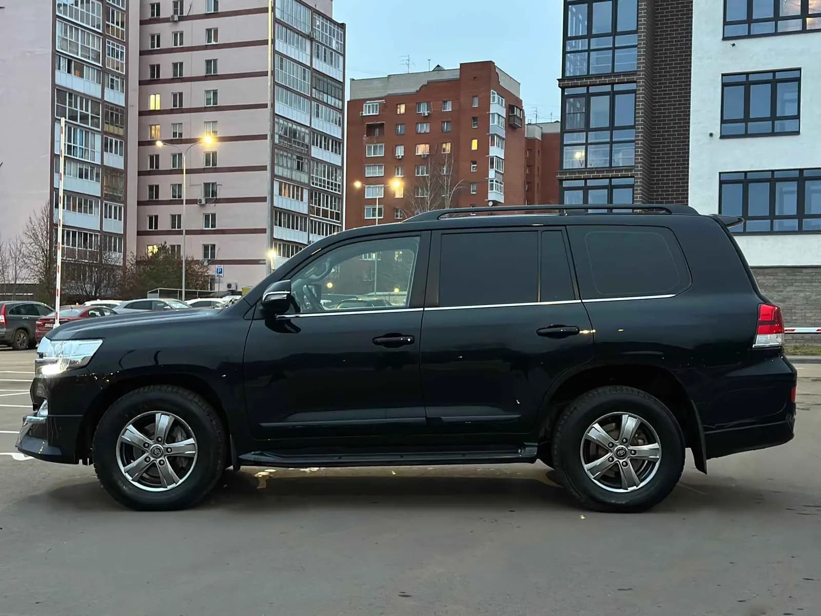 Toyota Land Cruiser 200 — фото 13