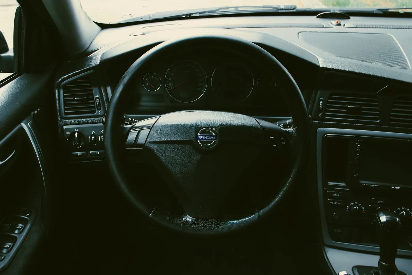 Volvo S60 — фото 16
